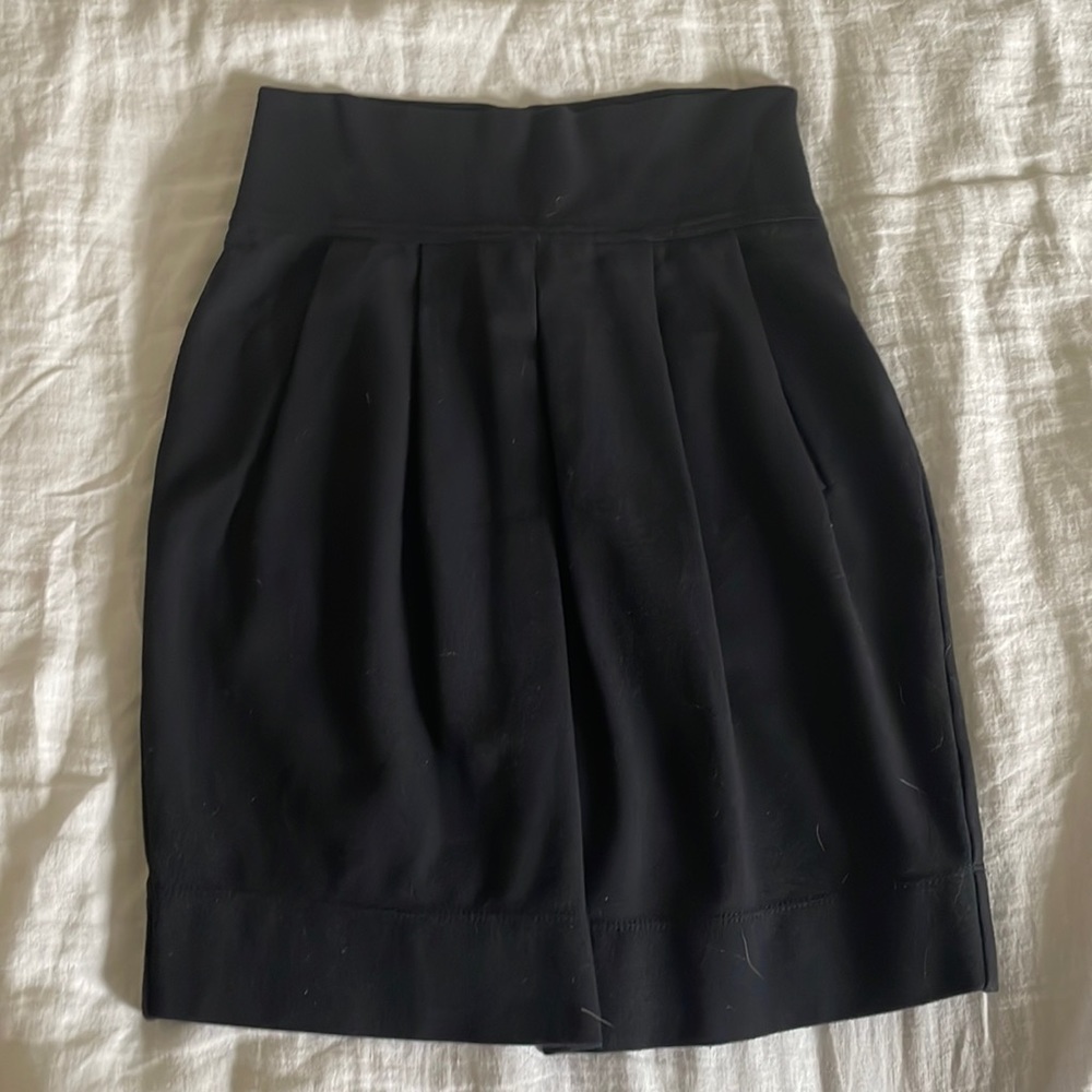 Theory size 2 pleated “balloon” pencil skirt